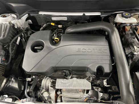 Used 2023 GMC Terrain AT4 image 15