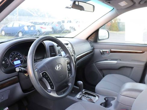 Used 2011 Hyundai Santa Fe GLS image 10