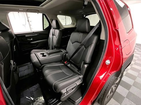 Used 2024 Honda Pilot Touring image 21
