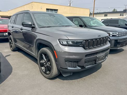 Used 2023 Jeep Grand Cherokee L Laredo AWD/4WD image 2