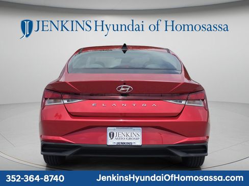 Used 2021 Hyundai Elantra SEL w/ Convenience Package FWD image 6