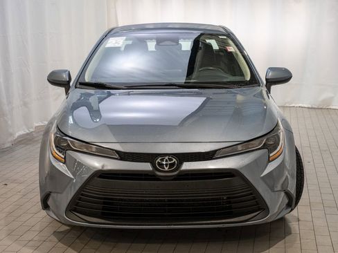 Used 2023 Toyota Corolla LE image 3