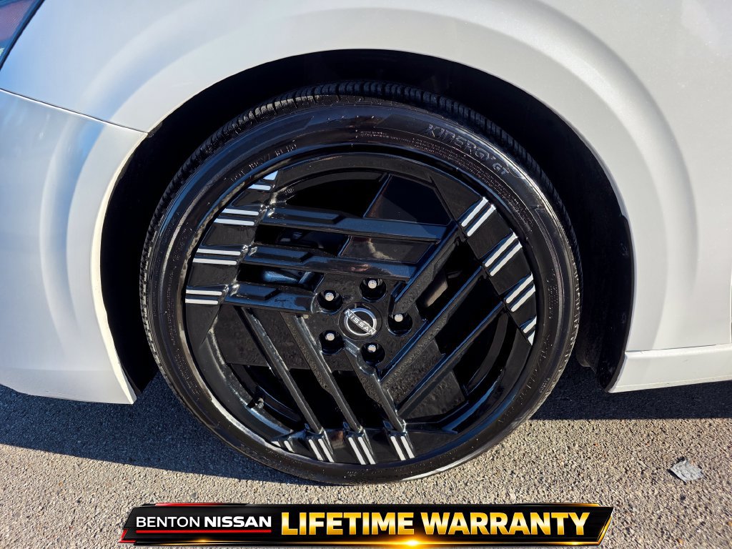 Used 2026 Nissan Sentra SR w/ SR Premium Package FWD image 4