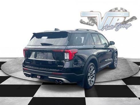 Used 2025 Ford Explorer Platinum w/ Ultimate Package AWD/4WD image 6
