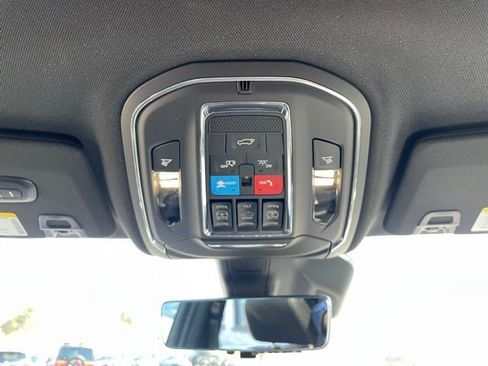 Used 2024 Jeep Grand Cherokee Limited w/ Luxury Tech Group II image 13