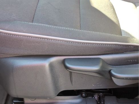 Used 2025 Chevrolet TrailBlazer LT FWD image 13