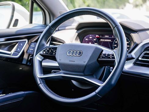 Used 2023 Audi Q4 e-tron Premium Plus w/ Premium Plus RWD image 15