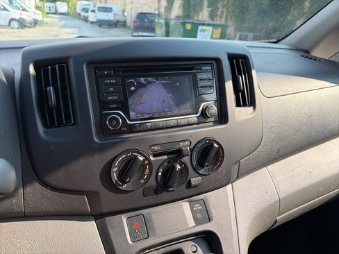 Used 2018 Nissan NV200 S FWD image 23
