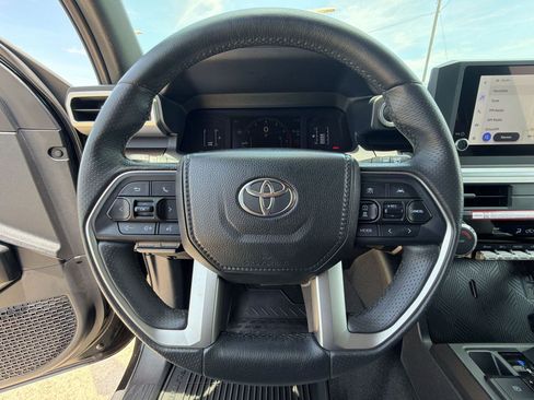 Used 2026 Toyota 4Runner SR5 AWD/4WD image 11