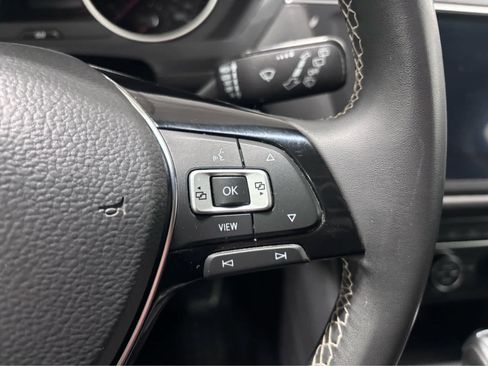 Used 2021 Volkswagen Tiguan SE w/ Panoramic Sunroof Package AWD/4WD image 20