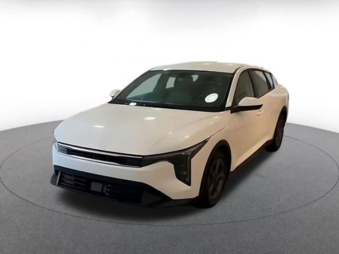 Used 2025 Kia K4 LXS image 7