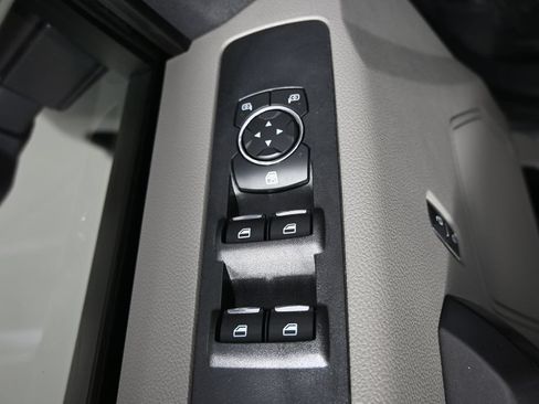 Used 2022 Ford F250 XLT w/ Black Appearance Package AWD/4WD image 19
