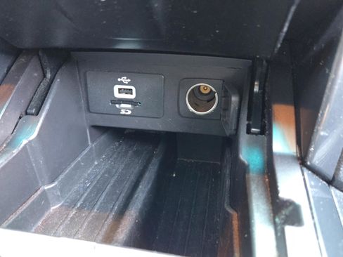 Used 2016 Ford Explorer XLT w/ Equipment Group 202A image 26