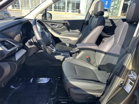 Used 2022 Subaru Forester Limited image 18