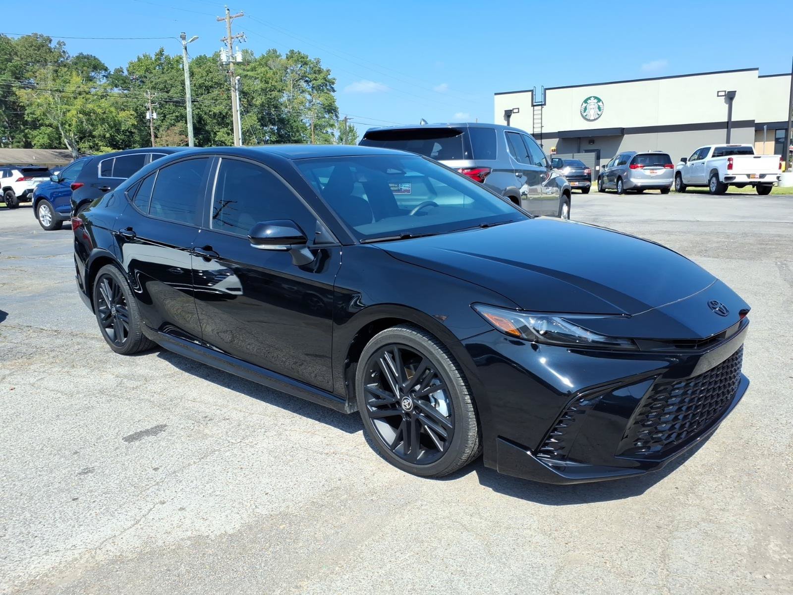 Used 2026 Toyota Camry Hybrid FWD image 6