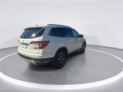 Used 2019 Honda Pilot Touring image 8