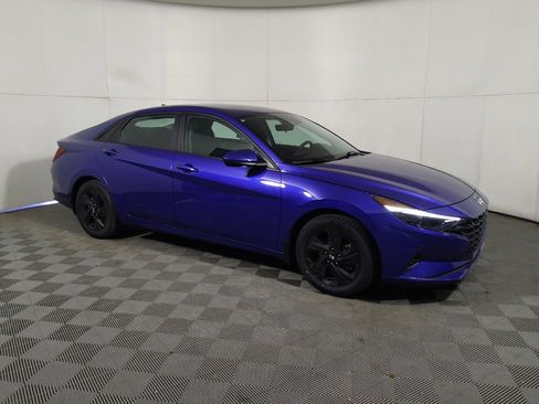 Used 2023 Hyundai Elantra SEL FWD image 11