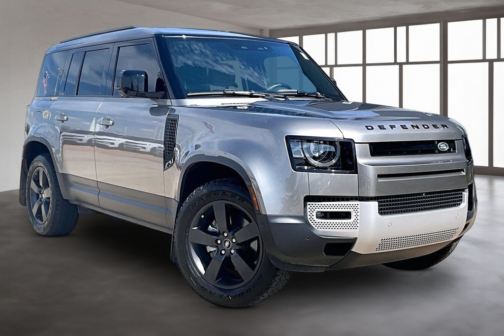Used 2025 Land Rover Defender 110 S AWD/4WD image 10