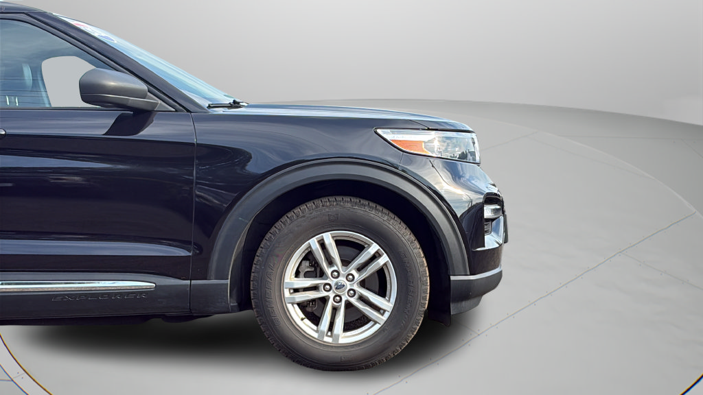 Used 2020 Ford Explorer XLT w/ Equipment Group 202A AWD/4WD image 26
