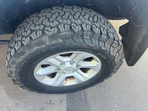 Used 2014 Toyota 4Runner SR5 image 8