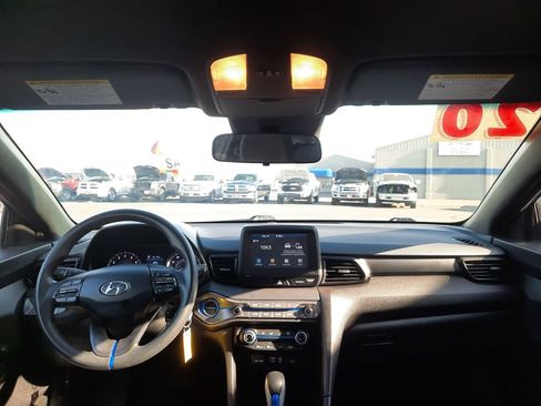 Used 2020 Hyundai Veloster 2.0 FWD image 8
