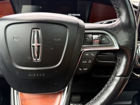 Used 2019 Lincoln Navigator L Reserve AWD/4WD image 38