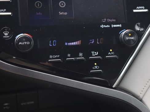 Used 2018 Toyota Camry XSE w/ Driver Assist Package FWD image 18