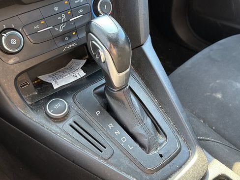 Used 2016 Ford Focus SE FWD image 30