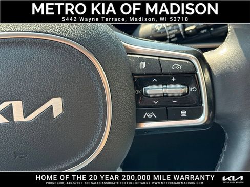 Used 2025 Kia Carnival SX Prestige FWD image 22