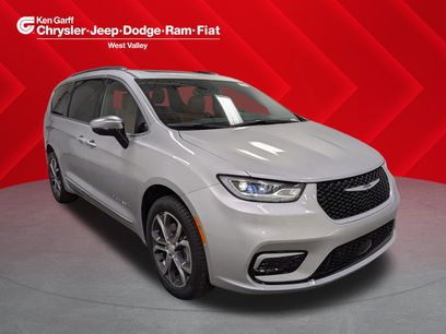 New 2026 Chrysler Pacifica Pinnacle