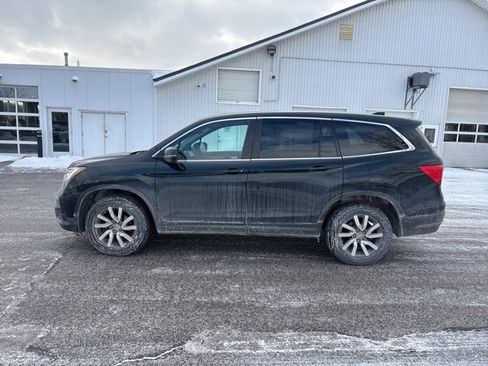 Used 2019 Honda Pilot EX image 2