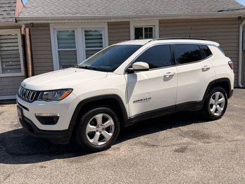 Used 2020 Jeep Compass Latitude w/ Cold Weather Group AWD/4WD image 2