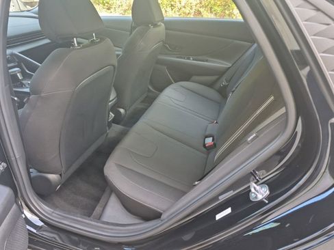 Used 2025 Hyundai Elantra Sport image 11