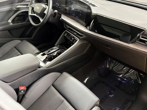 Used 2025 Audi Q5 Premium Plus w/ Premium Plus AWD/4WD image 15