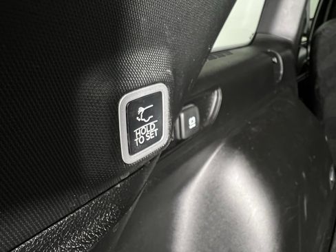 Certified 2024 Jeep Grand Cherokee Limited w/ Luxury Tech Group II image 30