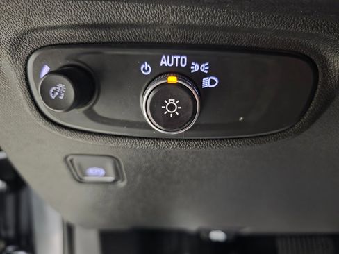 Used 2021 GMC Terrain SLE image 34