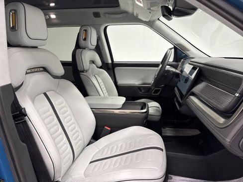 Used 2023 Rivian R1T Adventure image 23