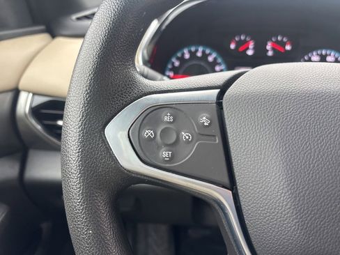 Used 2023 Chevrolet Traverse LS image 15