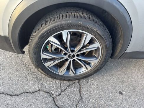 Used 2018 INFINITI QX30 Premium w/ Navigation Package image 9