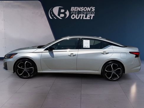 Used 2024 Nissan Altima 2.5 SR image 2