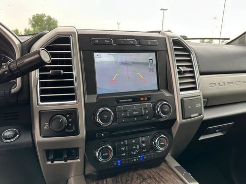 Used 2017 Ford F250 Lariat w/ Lariat Ultimate Package AWD/4WD image 17