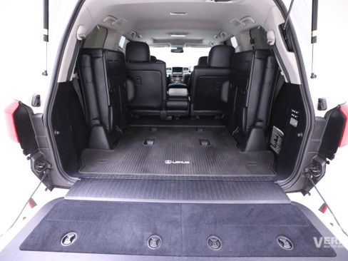 Used 2013 Lexus LX 570 4WD w/ Preferred Accessory Pkg image 19