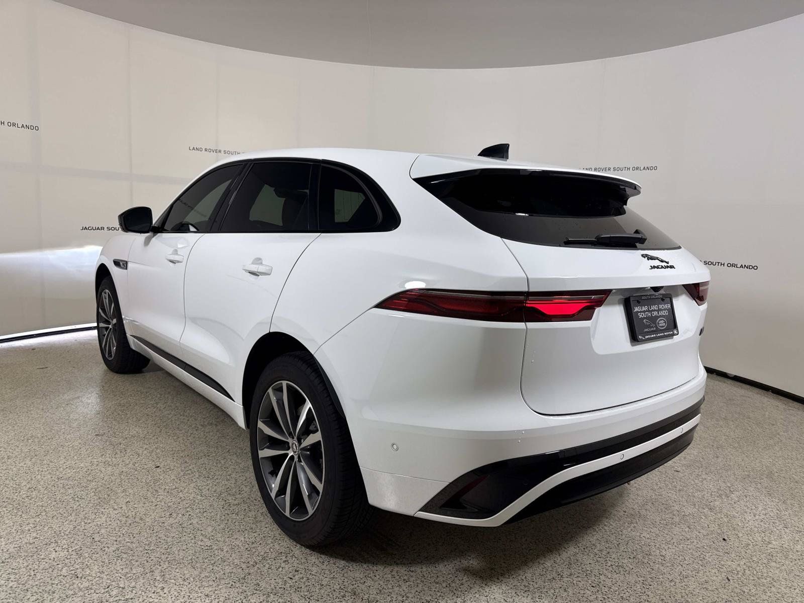 Certified 2026 Jaguar F-PACE R-Dynamic S AWD/4WD image 3