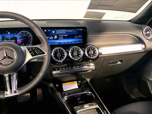 New 2026 Mercedes-Benz GLB 250 4MATIC image 8