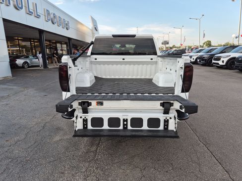 Used 2023 GMC Sierra 1500 Elevation w/ X31 Off-Road Package AWD/4WD image 7