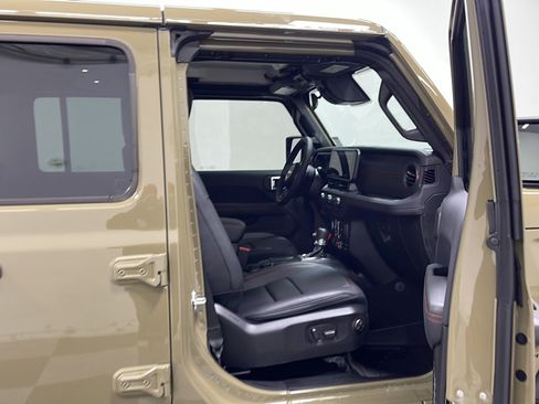 Used 2026 Jeep Gladiator Rubicon w/ Steel Power Dome Hood Package AWD/4WD image 20