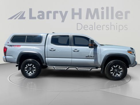 Certified 2019 Toyota Tacoma TRD Off-Road AWD/4WD image 6