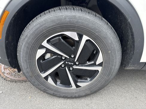 Certified 2023 Kia Sportage LX AWD/4WD image 16