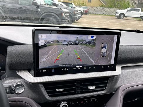 New 2026 Ford Explorer Platinum image 21