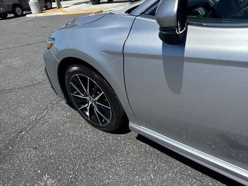 Certified 2021 Toyota Camry SE FWD image 9